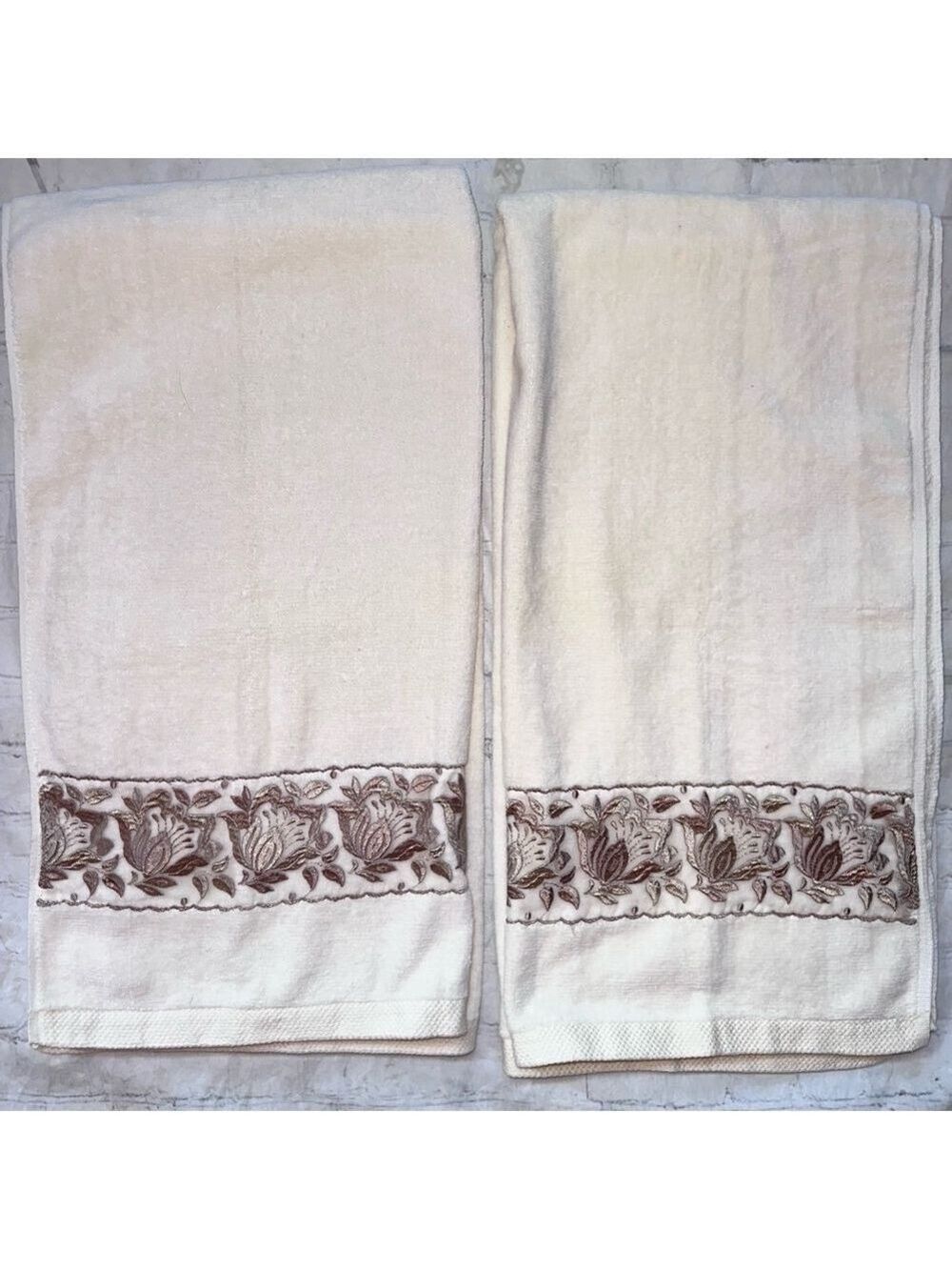 Vintage Springmaid Cream Terry Cloth Bath Towels 25 x 48 Embroidered Panel Set/2